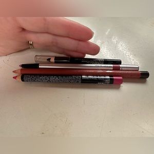 Lip liner/eye liner